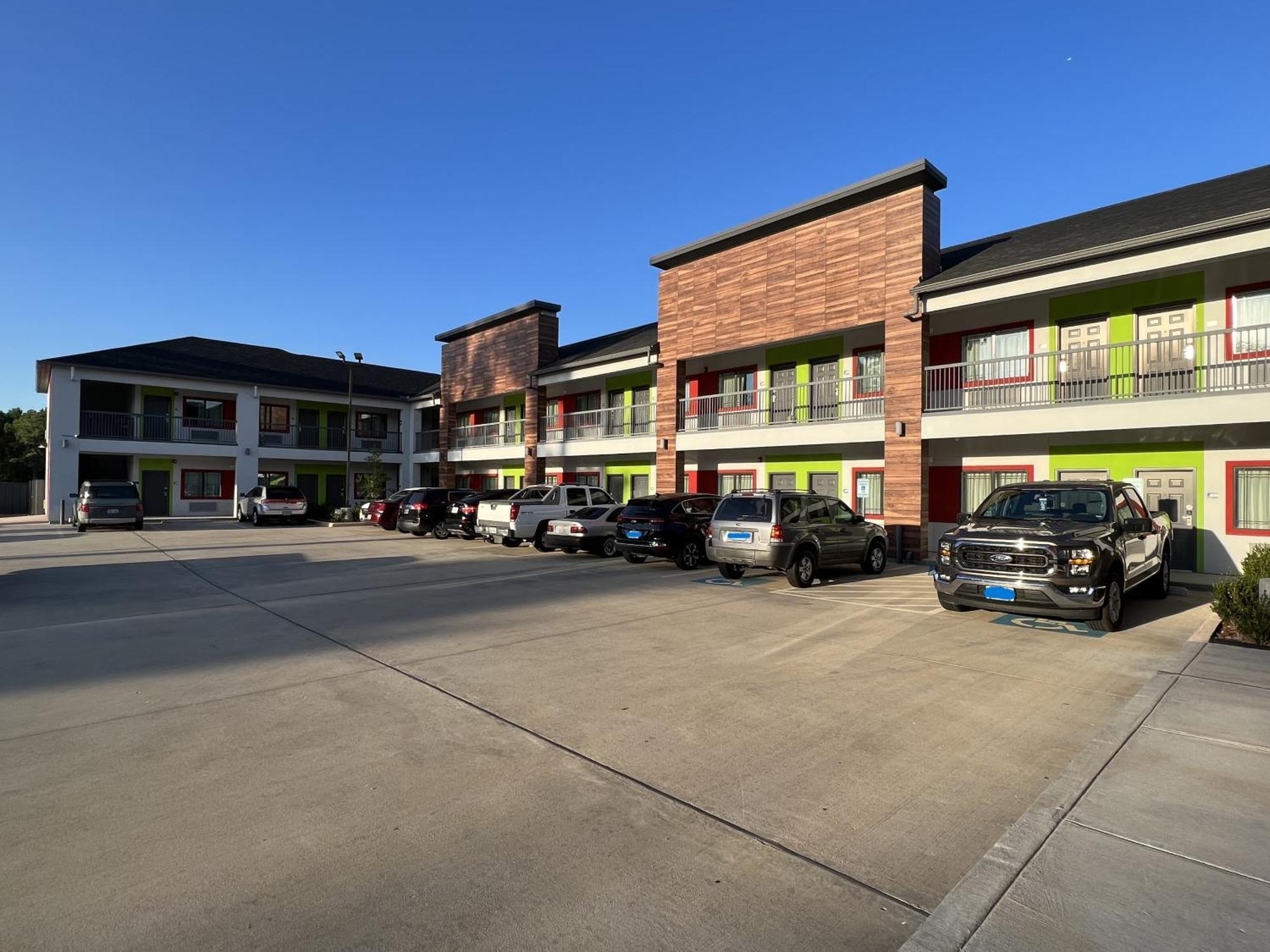 Americas Best Value Inn & Suites Kingwood Iah Airport Humble Buitenkant foto